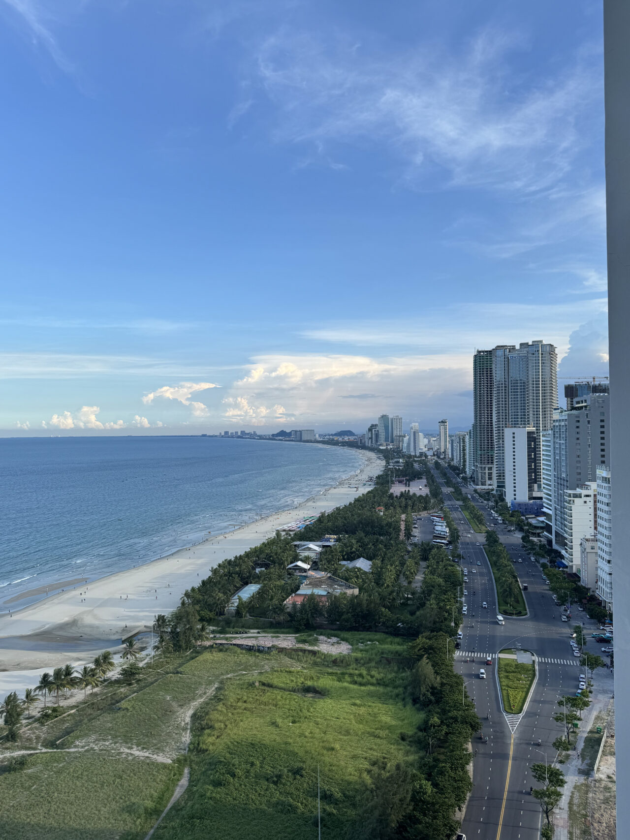 《宿泊記：フォーポイントバイシェラトン・ダナン》セレクトブランドで叶う上質な滞在｜魅力や概要、接客対応、客室