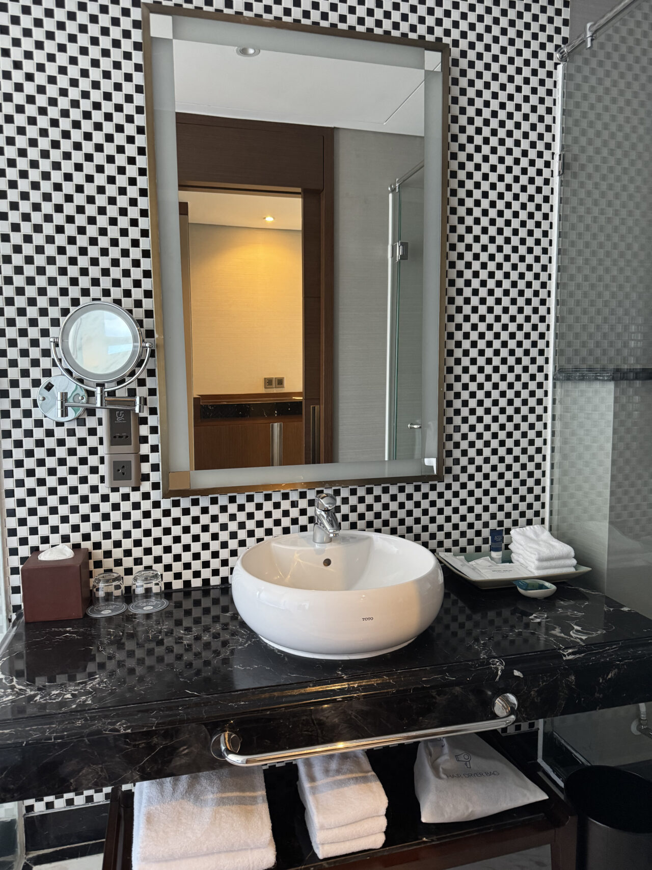 《宿泊記：フォーポイントバイシェラトン・ダナン》セレクトブランドで叶う上質な滞在｜魅力や概要、接客対応、客室