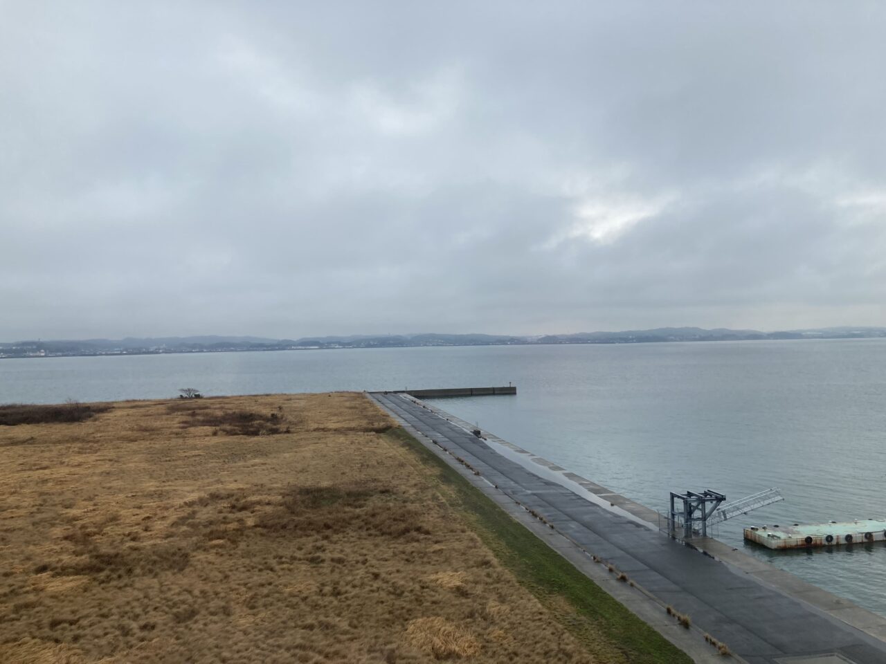 《宿泊記：フォーポイント・バイ・シェラトン名古屋 中部国際空港》特別感あふれる上位カテゴリ｜客室概要、プレミアムルーム(キング)